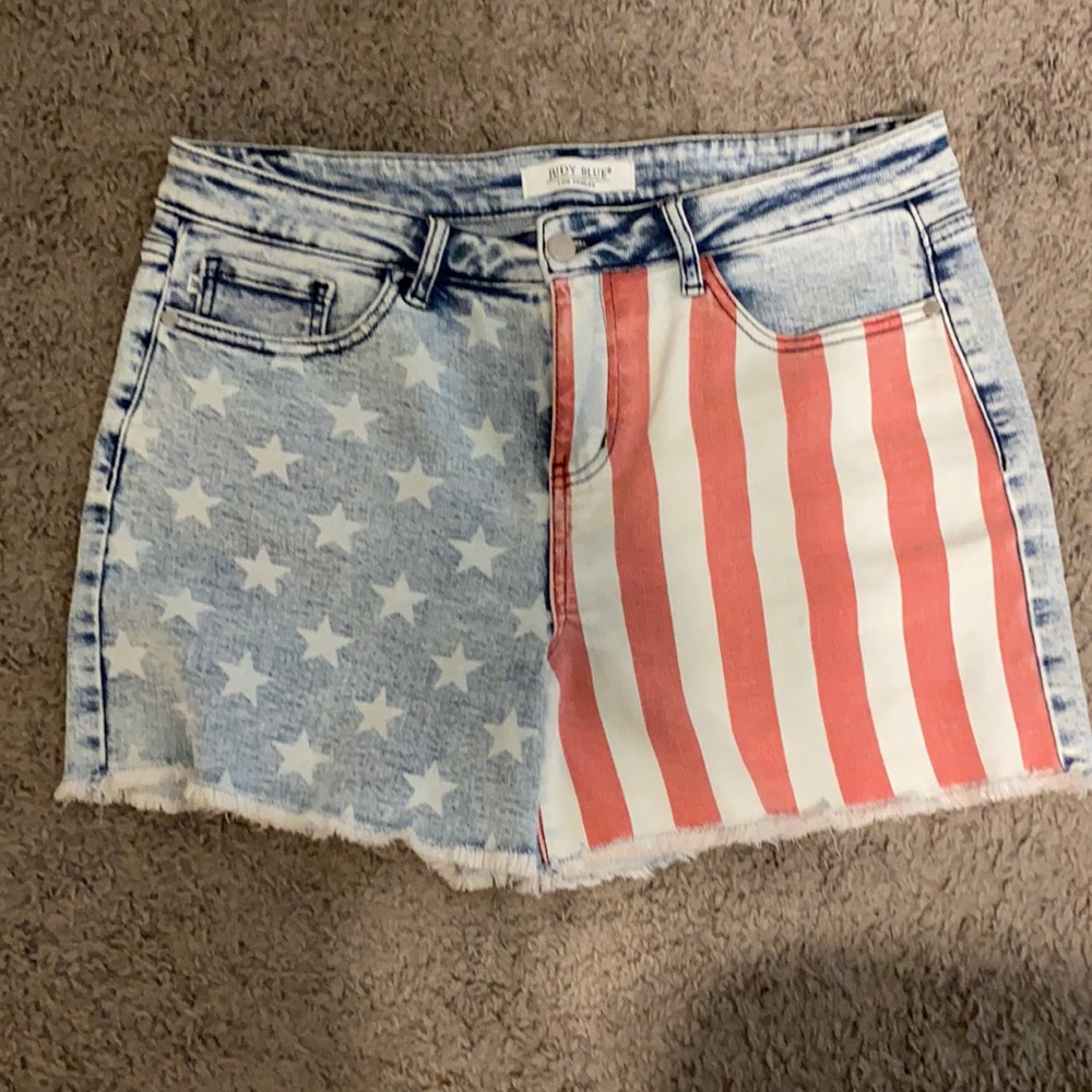 Brand new Judy Blue patriotic shorts.